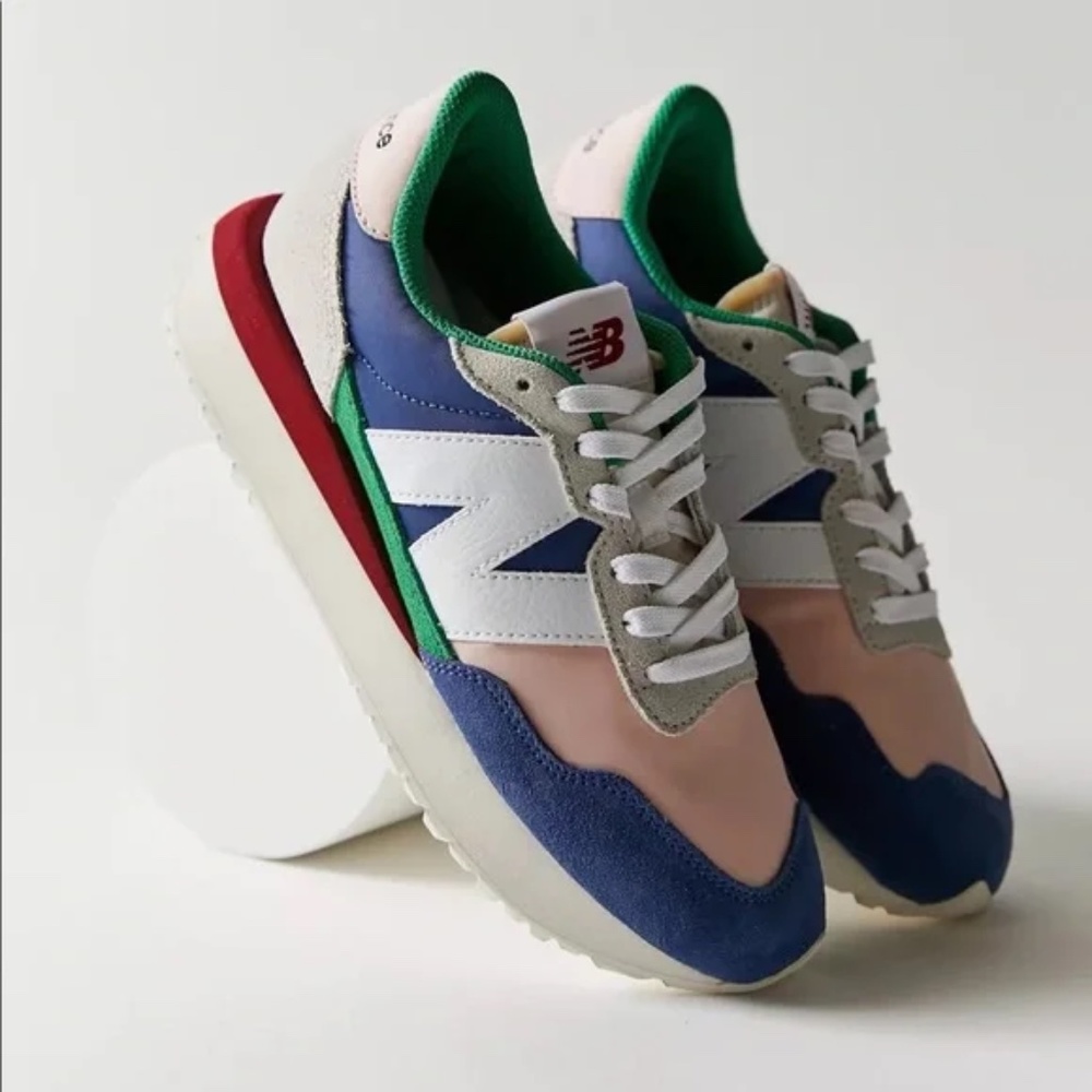 New Balance 237 Trendy Colorblock Women’s Sneaker Size 8.5